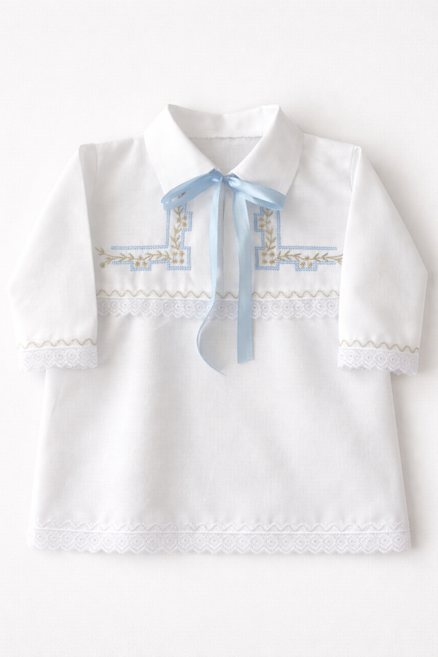 Крестильная рубашка с кружевом
