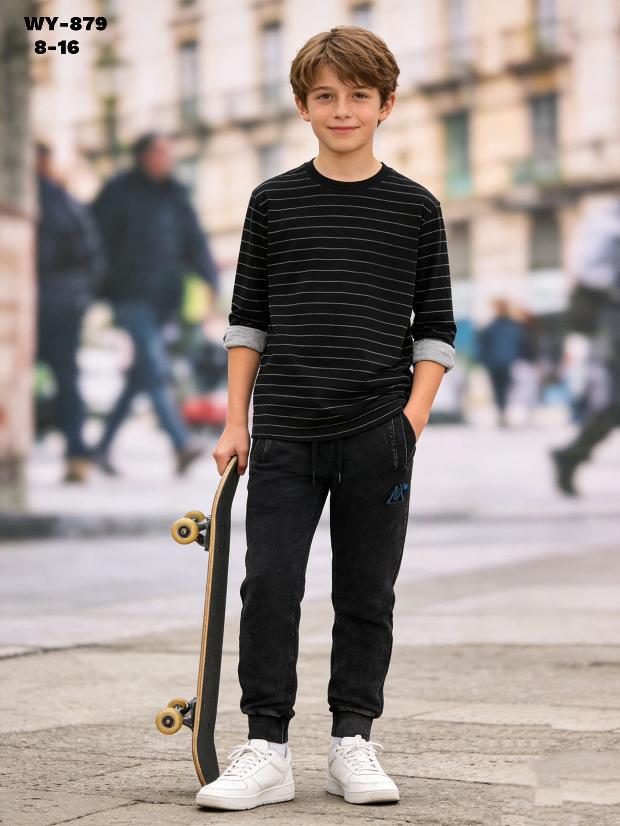 Полосатый лонгслив для мальчика