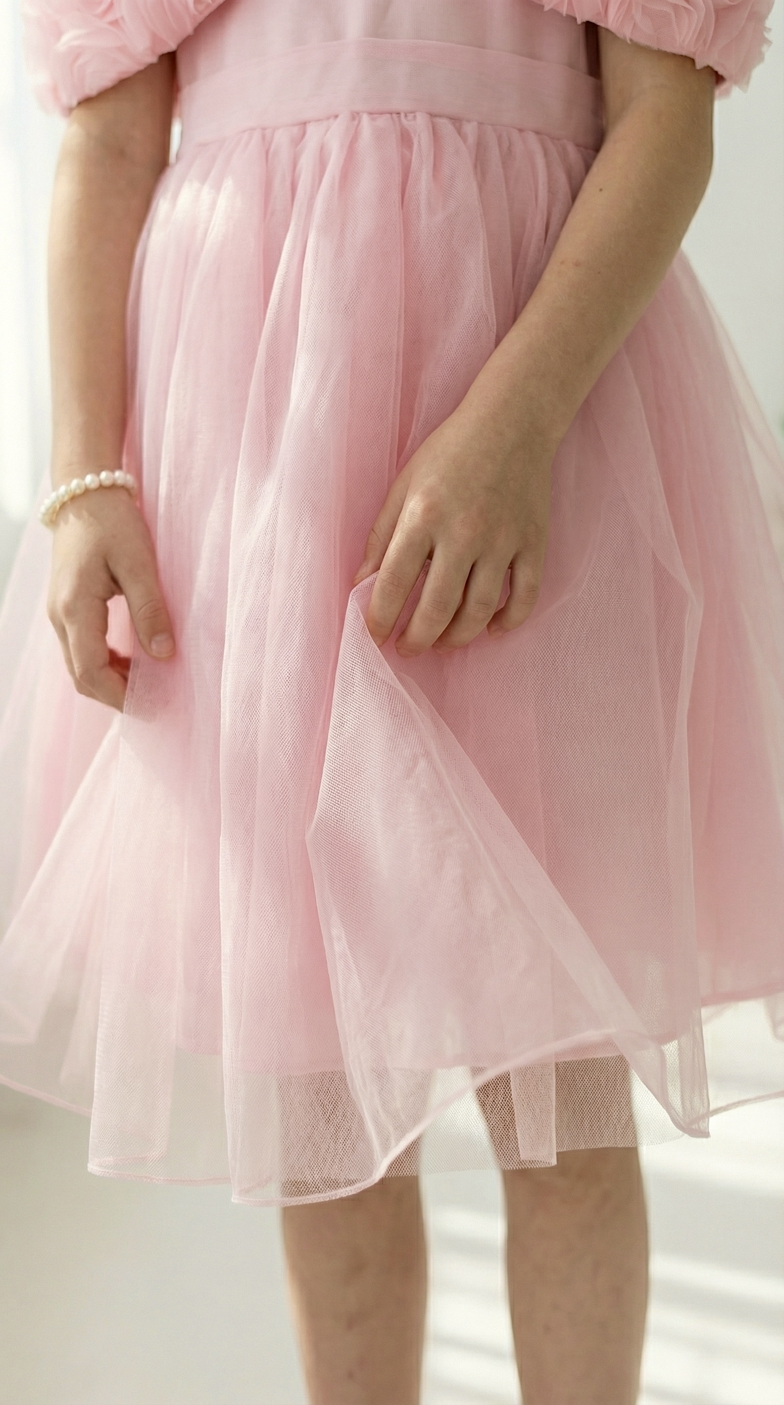 Розовое тюлевое платье с цветами - image 3