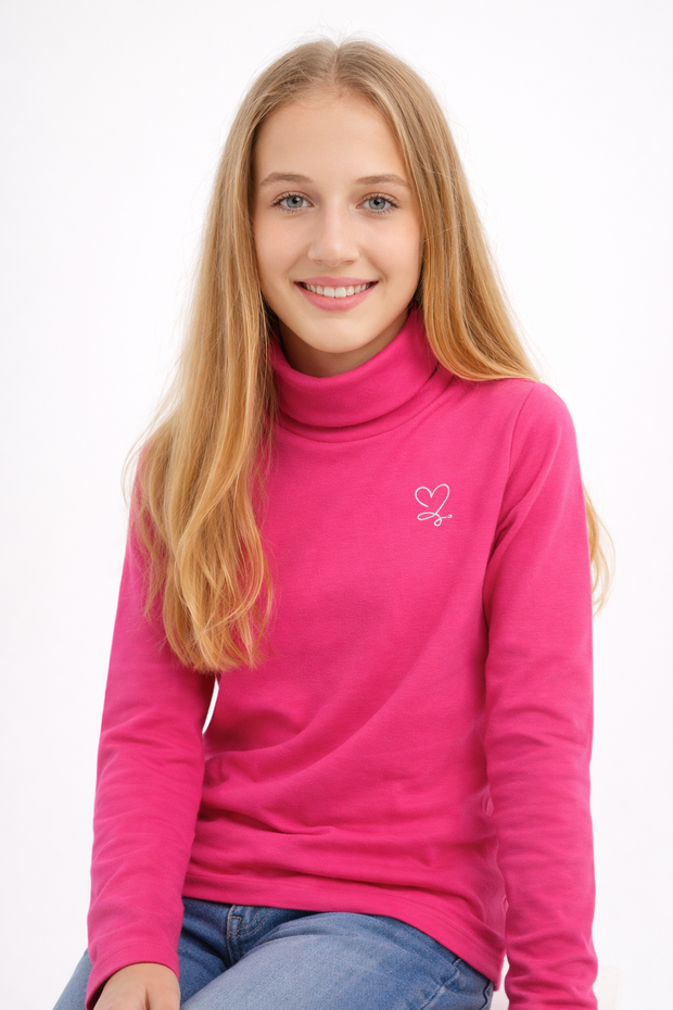 Яркая водолазка-поло