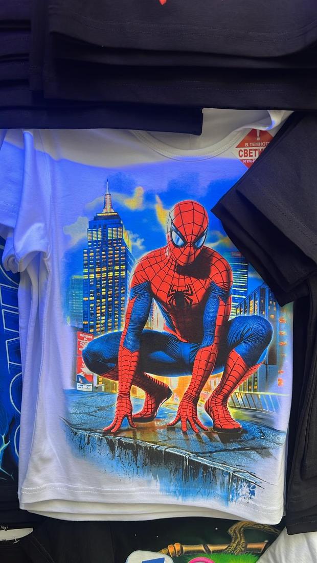 Spidermaniga helendav t-särk