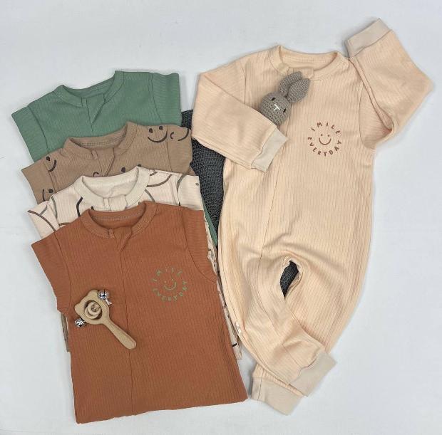 Уютный комбинезон для новорожденных