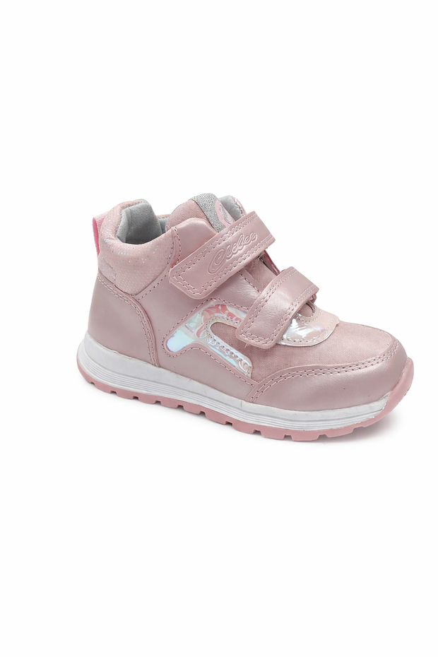 Детские розовые ботинки