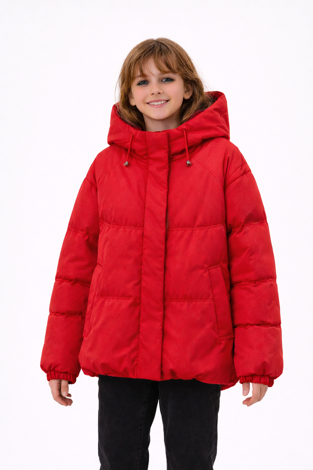 Красная стеганая куртка с капюшоном