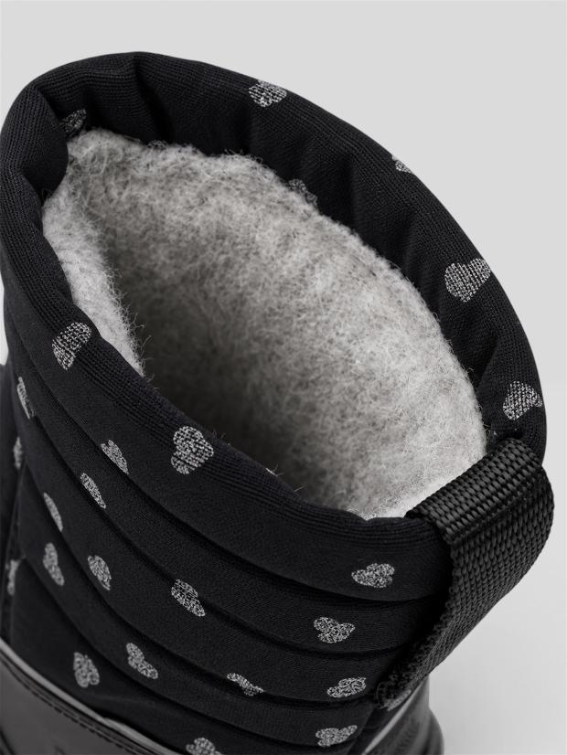 Mustad südamekestega talvesaapad - image 4